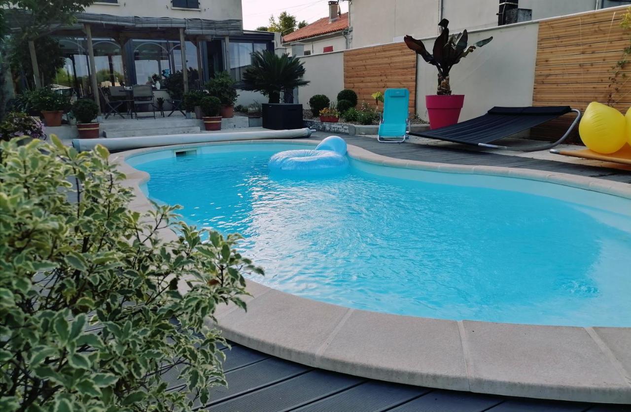 Apartamento La Croix Landolle Châteaubernard Exterior foto
